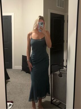 sachin and babi light blue dress Shitur ❌ASOS DESIGN fluted sleeve twist front maxi with plunge neckline in  pink floral print Masa: M Cmimi: 49,99€ nga 109€ main image 0